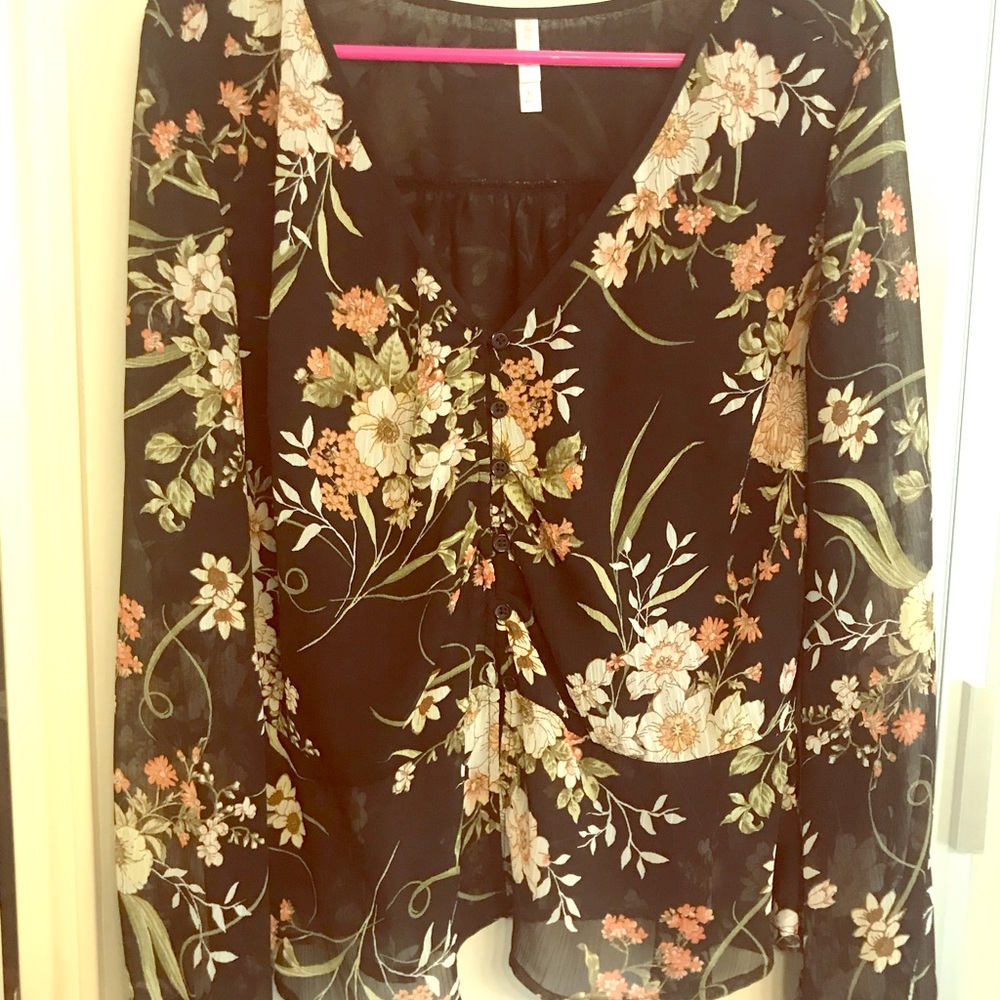 Super cute floral blouse with sheer sleeves
